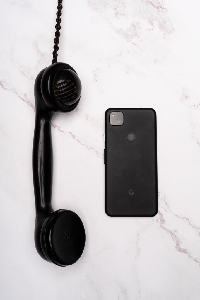 smartphone, mobile phone, cellphone, phone, vintage phone, retro, communication, contact, conversation, technology, old-fashioned